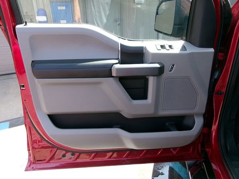 Used 2018 Ford F150 XLT w/ Trailer Tow Package image 17