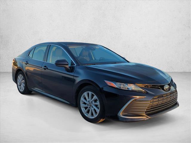 Used 2022 Toyota Camry LE FWD image 3