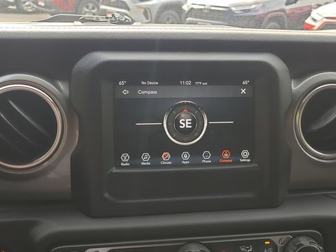 Used 2018 Jeep Wrangler Unlimited Sahara image 26