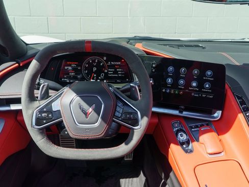 Used 2023 Chevrolet Corvette Stingray Premium Conv w/ Z51 Performance Package RWD image 22