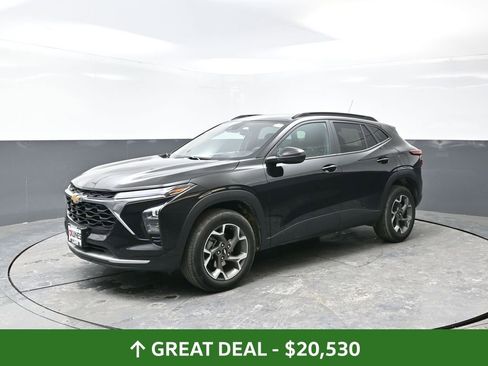 Used 2025 Chevrolet Trax LT image 10