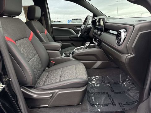 Used 2023 Chevrolet Colorado Z71 w/ Z71 Convenience Package 2 image 18