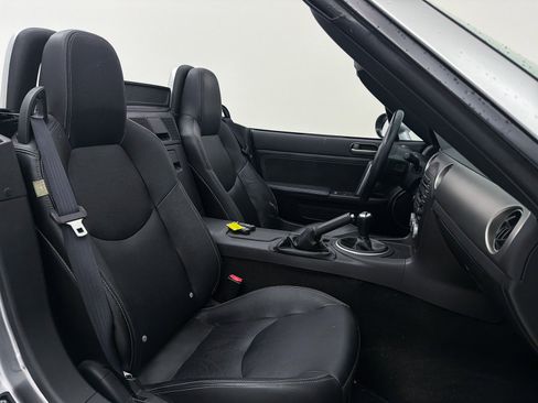 Used 2011 MAZDA MX-5 Miata Grand Touring w/ Premium Pkg image 21