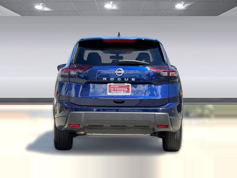 Used 2025 Nissan Rogue SV FWD image 9