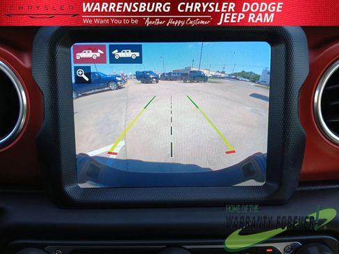 Used 2021 Jeep Gladiator Rubicon w/ Dual Top Group AWD/4WD image 23