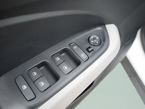 New 2026 Hyundai Venue SEL FWD image 21