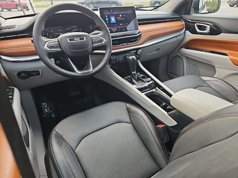 Certified 2023 Jeep Compass Limited AWD/4WD image 18
