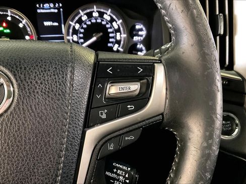 Used 2018 Toyota Land Cruiser AWD/4WD image 23