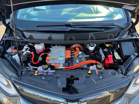 Used 2017 Chevrolet Bolt LT FWD image 36