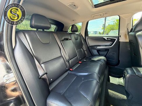 Used 2017 Volvo XC60 T5 Dynamic w/ Preferred Option Package image 19