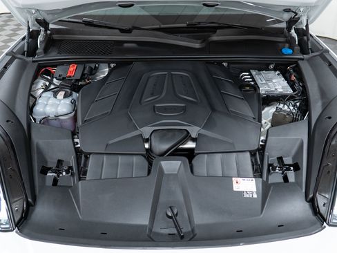 Certified 2024 Porsche Cayenne image 12