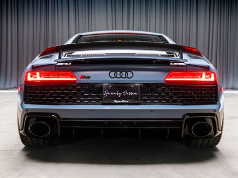 Used 2022 Audi R8 V10 w/ Premium Package RWD image 38