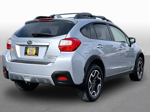 Used 2017 Subaru Crosstrek 2.0i Premium image 2