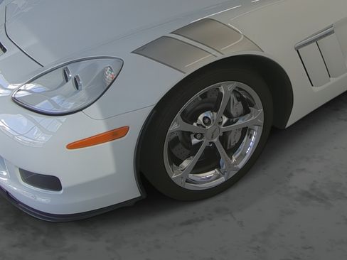 Used 2013 Chevrolet Corvette Grand Sport w/ 3LT Preferred Equipment Group RWD image 7