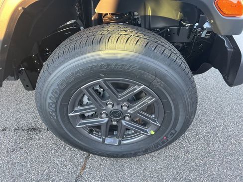 New 2026 Jeep Gladiator Sport image 9