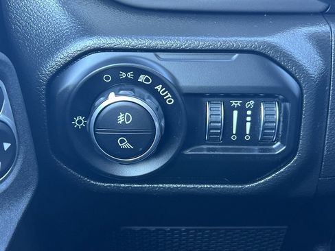 Used 2021 Jeep Gladiator Sport image 11