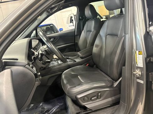 Used 2017 Audi Q7 3.0T Prestige w/ Prestige Package AWD/4WD image 4