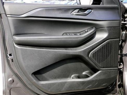 New 2025 Jeep Grand Cherokee L Altitude RWD image 16