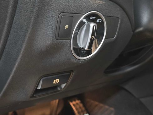 Used 2015 Mercedes-Benz CLA 250 4MATIC image 25