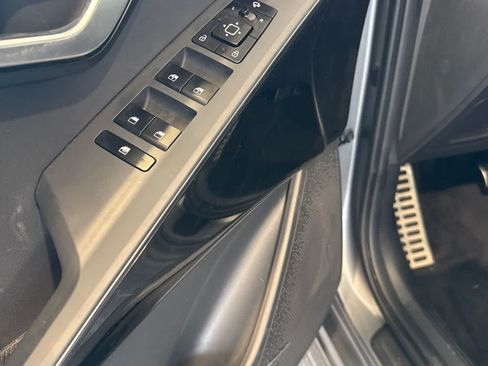 Used 2023 Kia Niro Wave w/ Wave Preserve Package FWD image 3