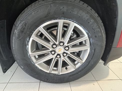 Used 2023 Chevrolet Traverse LT w/ LPO, Floor Liner Package AWD/4WD image 9