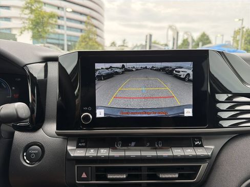 Used 2025 Toyota Camry LE FWD image 27