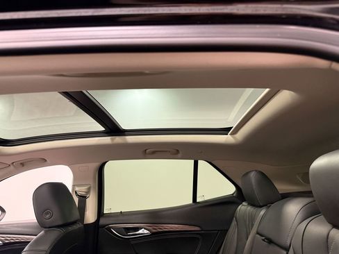 Used 2023 Buick Envision Avenir AWD/4WD image 50