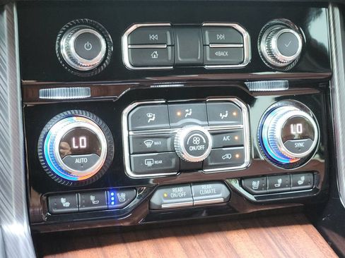 Used 2023 GMC Yukon Denali Ultimate AWD/4WD image 31