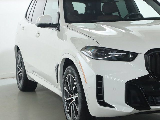 Used 2026 BMW X5 xDrive50e w/ M Sport Package AWD/4WD image 9