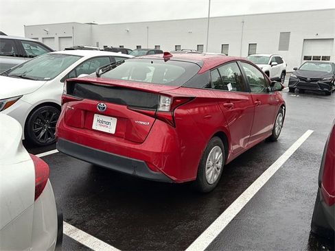 Certified 2020 Toyota Prius LE image 3
