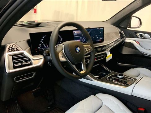 New 2026 BMW X7 xDrive40i w/ Executive Package image 8
