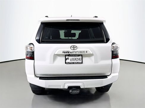 Used 2022 Toyota 4Runner SR5 Premium image 7