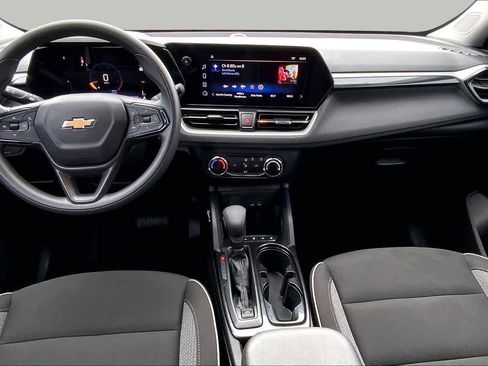 Used 2024 Chevrolet TrailBlazer LS w/ LS Convenience Package FWD image 16