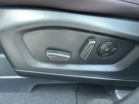 Used 2025 Ford Explorer Platinum image 13