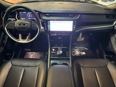 New 2026 Jeep Grand Cherokee Limited AWD/4WD image 12