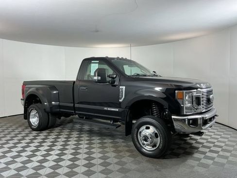 Used 2022 Ford F350 XLT w/ XLT Value Package AWD/4WD image 3