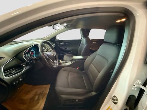 Used 2018 Chevrolet Malibu LT image 20