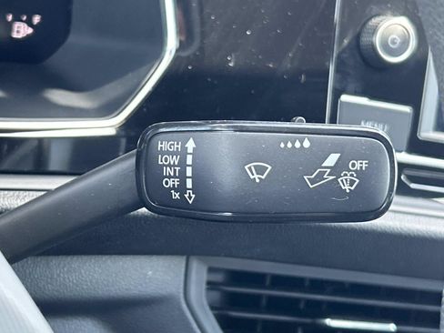 Certified 2023 Volkswagen Jetta Sport FWD image 32