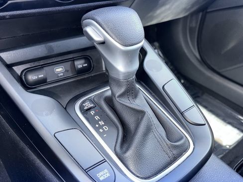Used 2024 Kia Soul LX w/ Option Group 015 FWD image 7