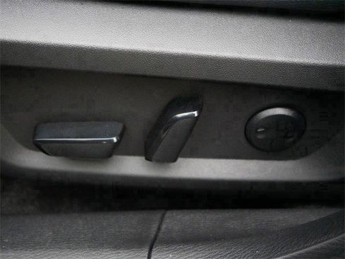 Used 2025 Mitsubishi Outlander SEL image 18