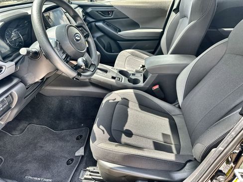Used 2025 Subaru Crosstrek 2.0i Premium image 24