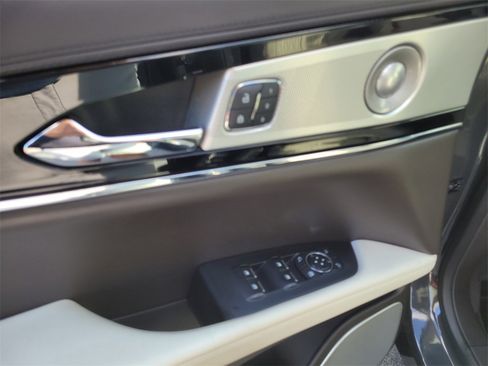 Certified 2022 Lincoln Nautilus Black Label image 15