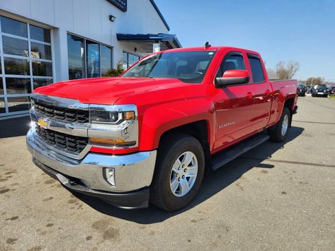 Used 2018 Chevrolet Silverado 1500 LT w/ All Star Edition image 5