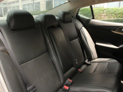 Used 2019 Nissan Maxima 3.5 SV w/ Floor Mat Group FWD image 21