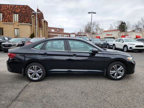 Used 2023 Volkswagen Jetta SE w/ Panoramic Sunroof Package image 6
