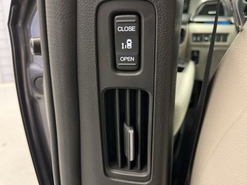 Used 2025 Honda Odyssey Touring image 35