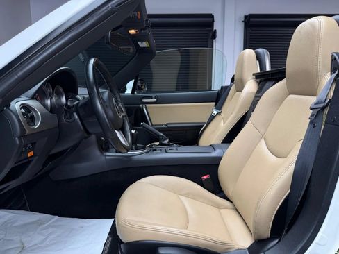 Used 2012 MAZDA MX-5 Miata Grand Touring w/ Premium Pkg RWD image 20