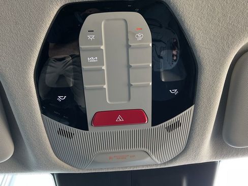 Used 2025 Kia K4 LXS image 28