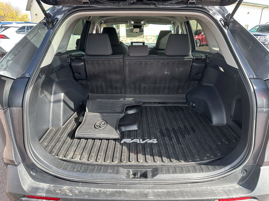 Used 2024 Toyota RAV4 LE AWD/4WD image 27