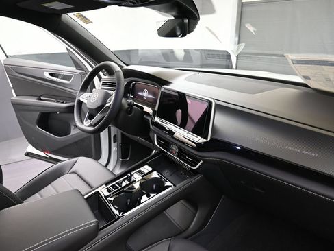 New 2026 Volkswagen Atlas Cross Sport SEL R-Line AWD/4WD image 12